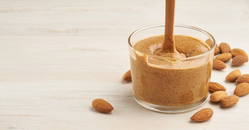 Crema di mandorle: qual è la differenza tra chiara e scura?