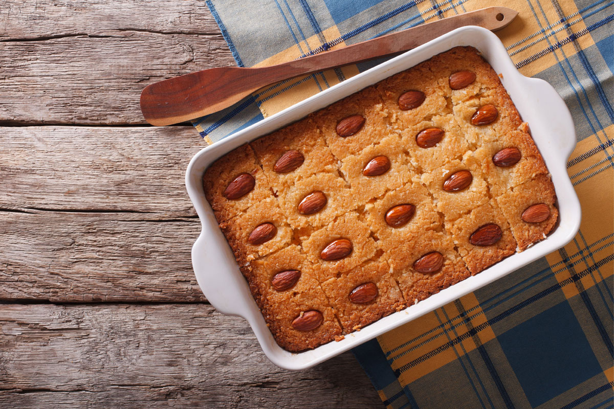 Torta di miele e crema di mandorle chiara